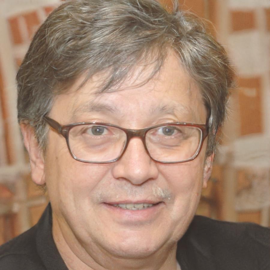 Portrait de Marc Dubois, expert en analyse technique